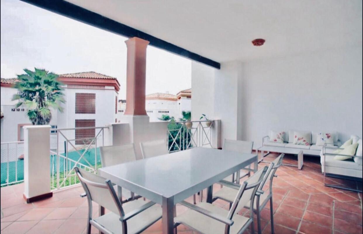 Appartement Apartamento Familiar Con Jardin Y Terraza Privada à Alcaidesa Extérieur photo