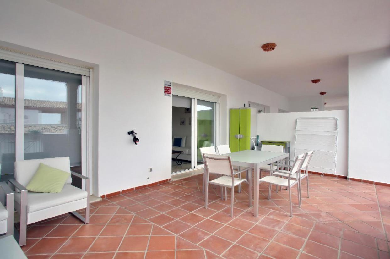 Appartement Apartamento Familiar Con Jardin Y Terraza Privada à Alcaidesa Extérieur photo