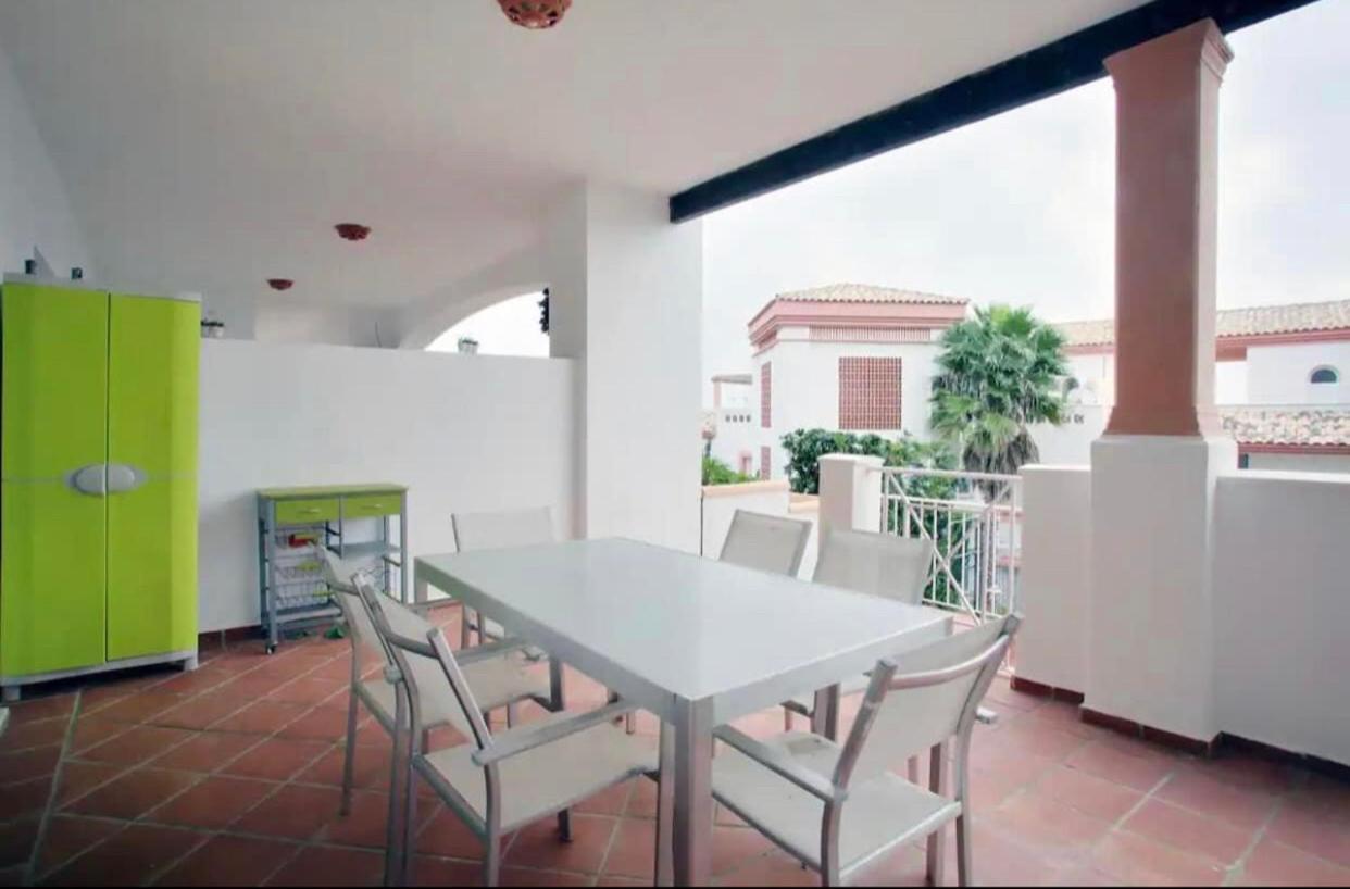 Appartement Apartamento Familiar Con Jardin Y Terraza Privada à Alcaidesa Extérieur photo